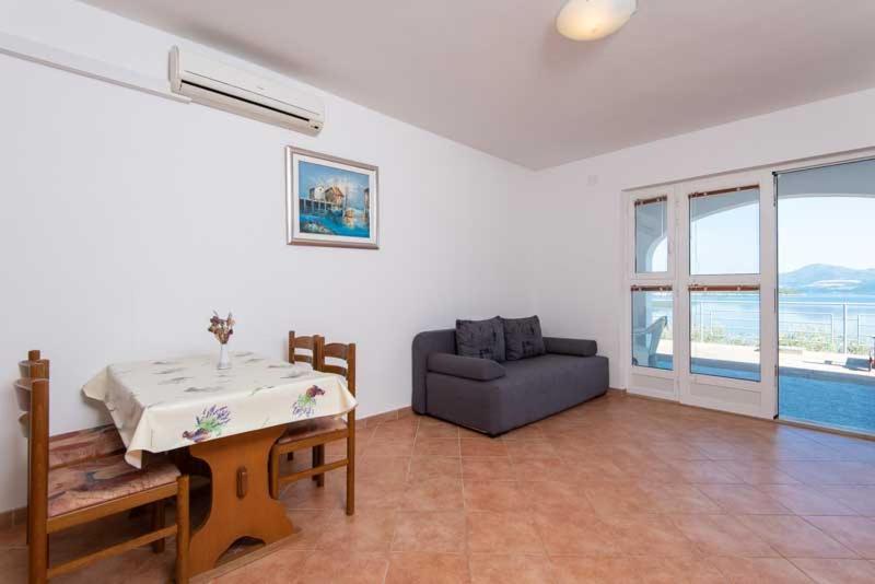 Apartmani Dubravko Putnikovic Exterior photo